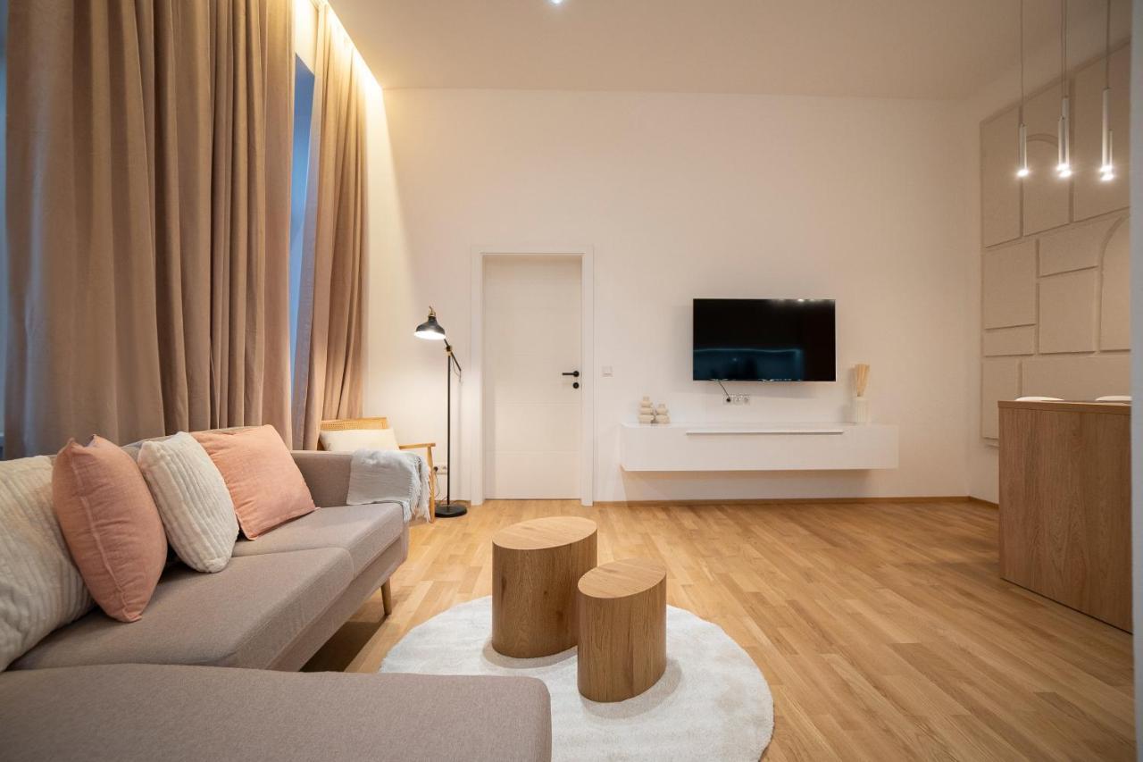2-rooms Spacious In A Vibrant Cozy Area Apartamento