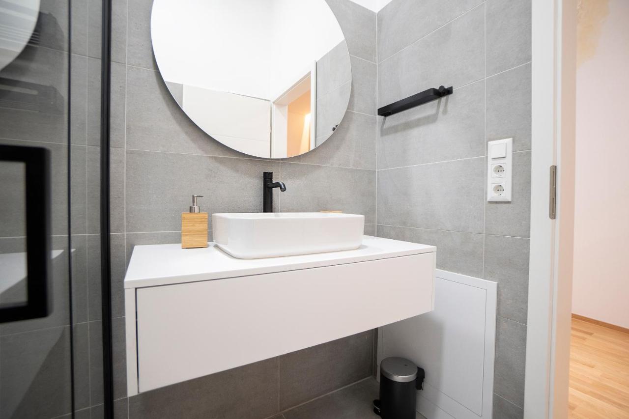 2-rooms Spacious In A Vibrant Cozy Area *