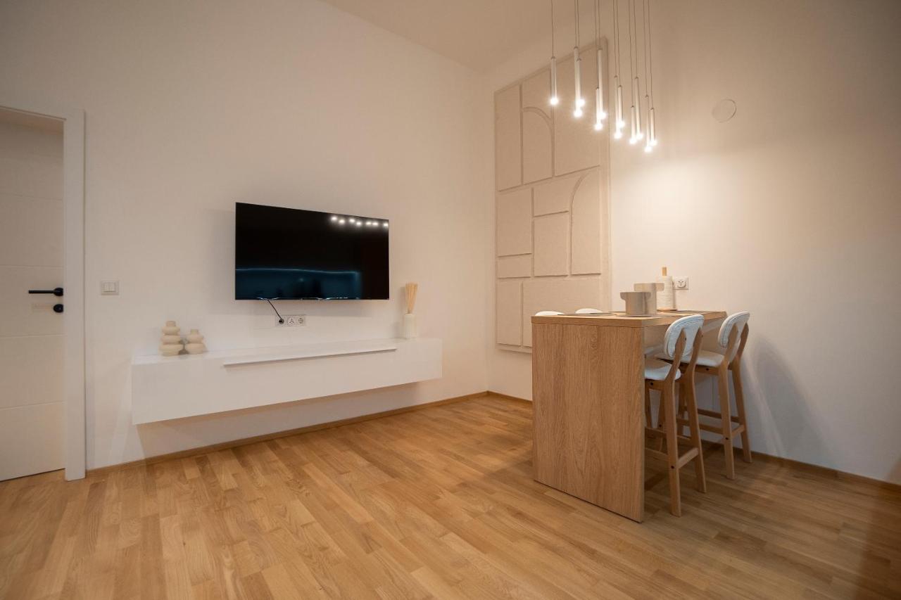 2-rooms Spacious In A Vibrant Cozy Area *