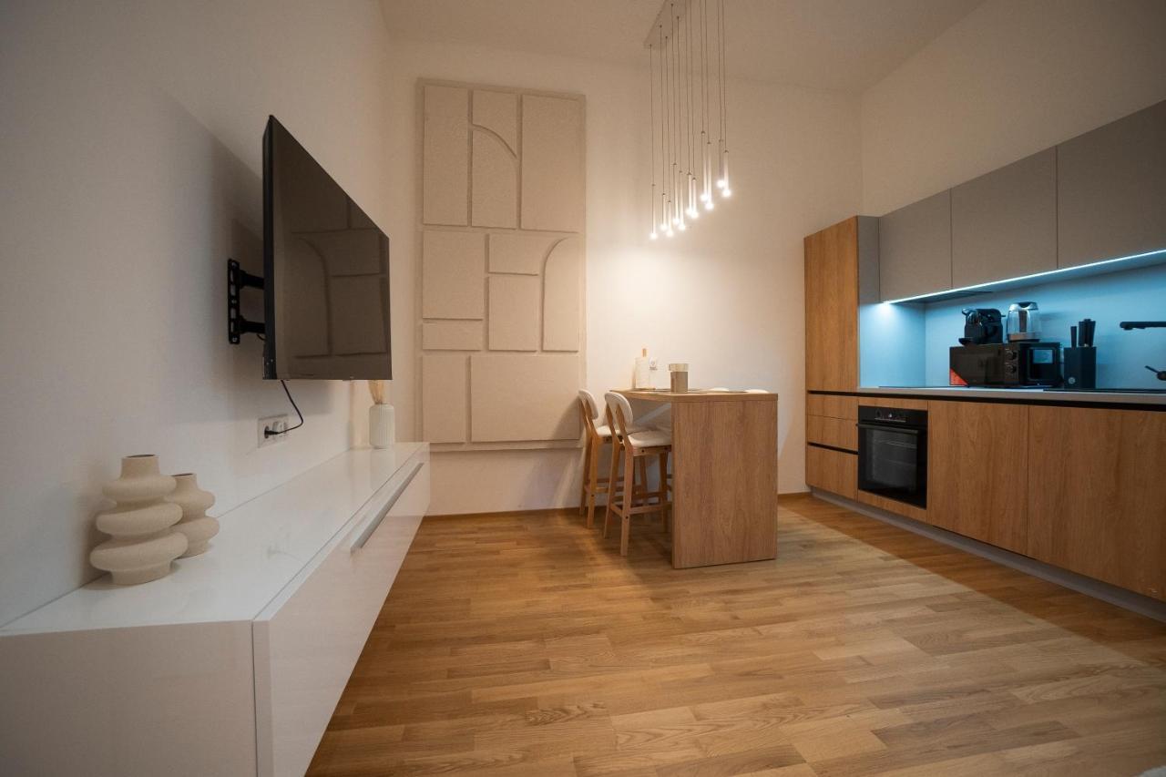 Apartamento 2-rooms Spacious In A Vibrant Cozy Area *