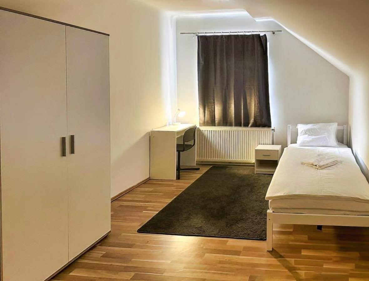 Adelin Einzelzimmer Hostel