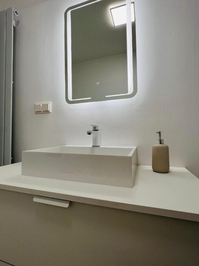 White House Apartment *