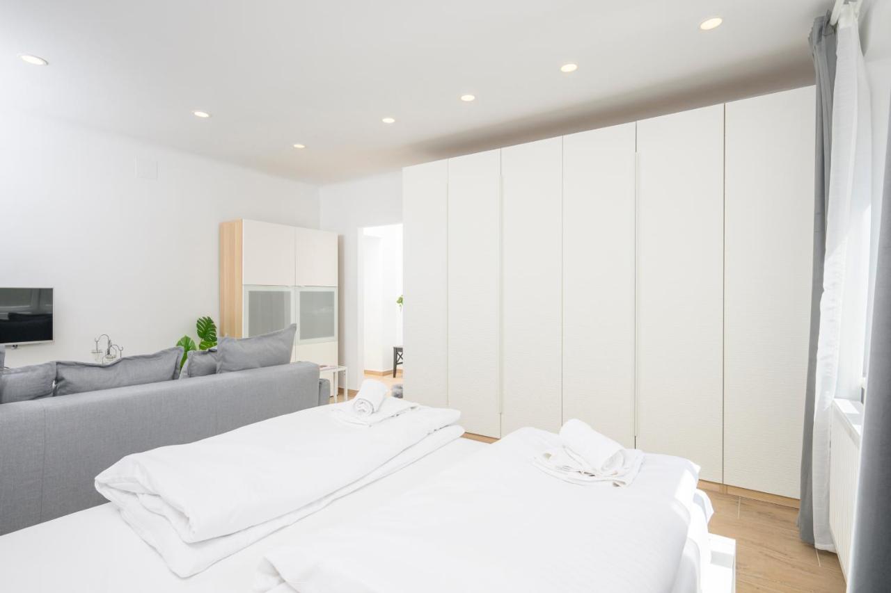 Hideaway Favoriten Apartment *