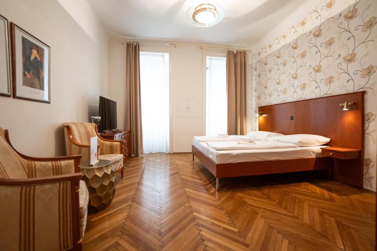 Spacious With A King-size Bed Vienna