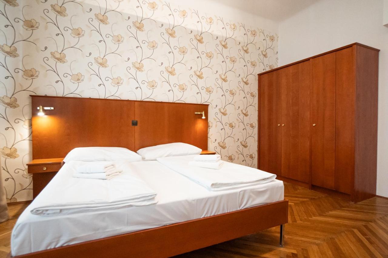 Spacious With A King-size Bed Vienna