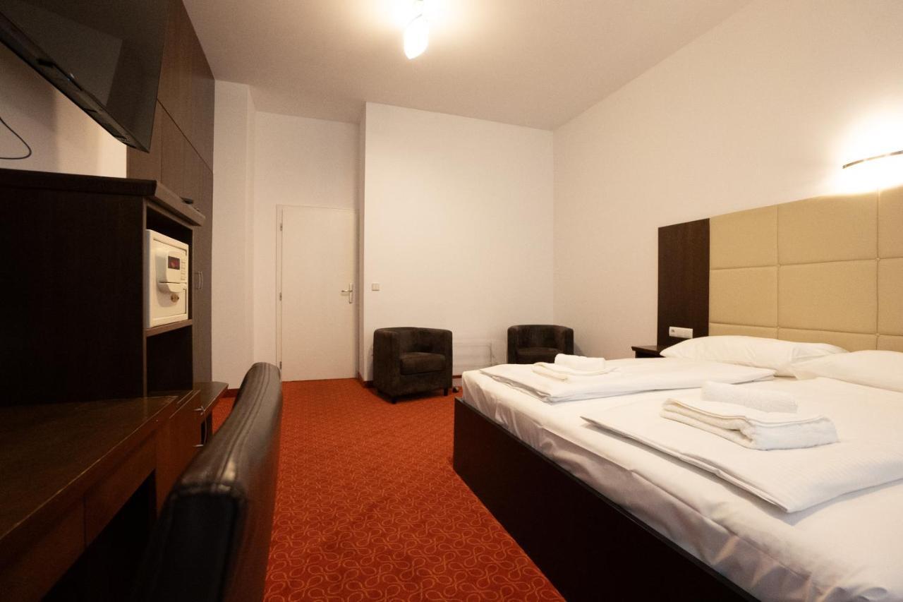 2-rooms With A King-size Bed