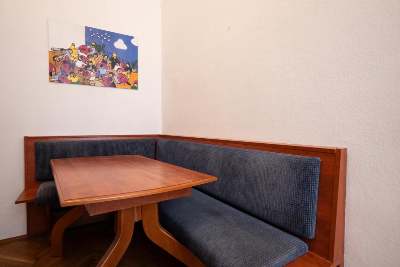 Spacious With A King-size Bed Apartment