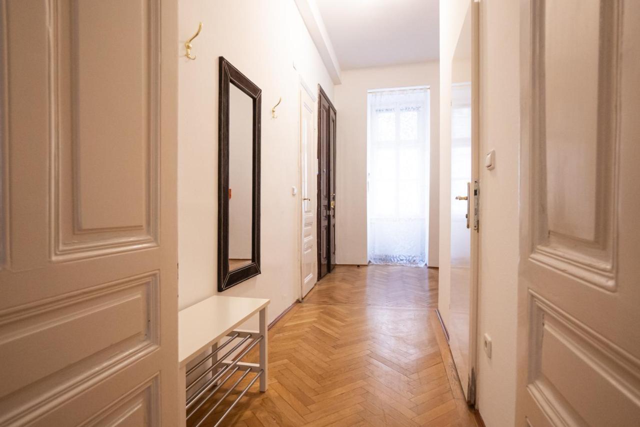 Apartment Spacious With A King-size Bed