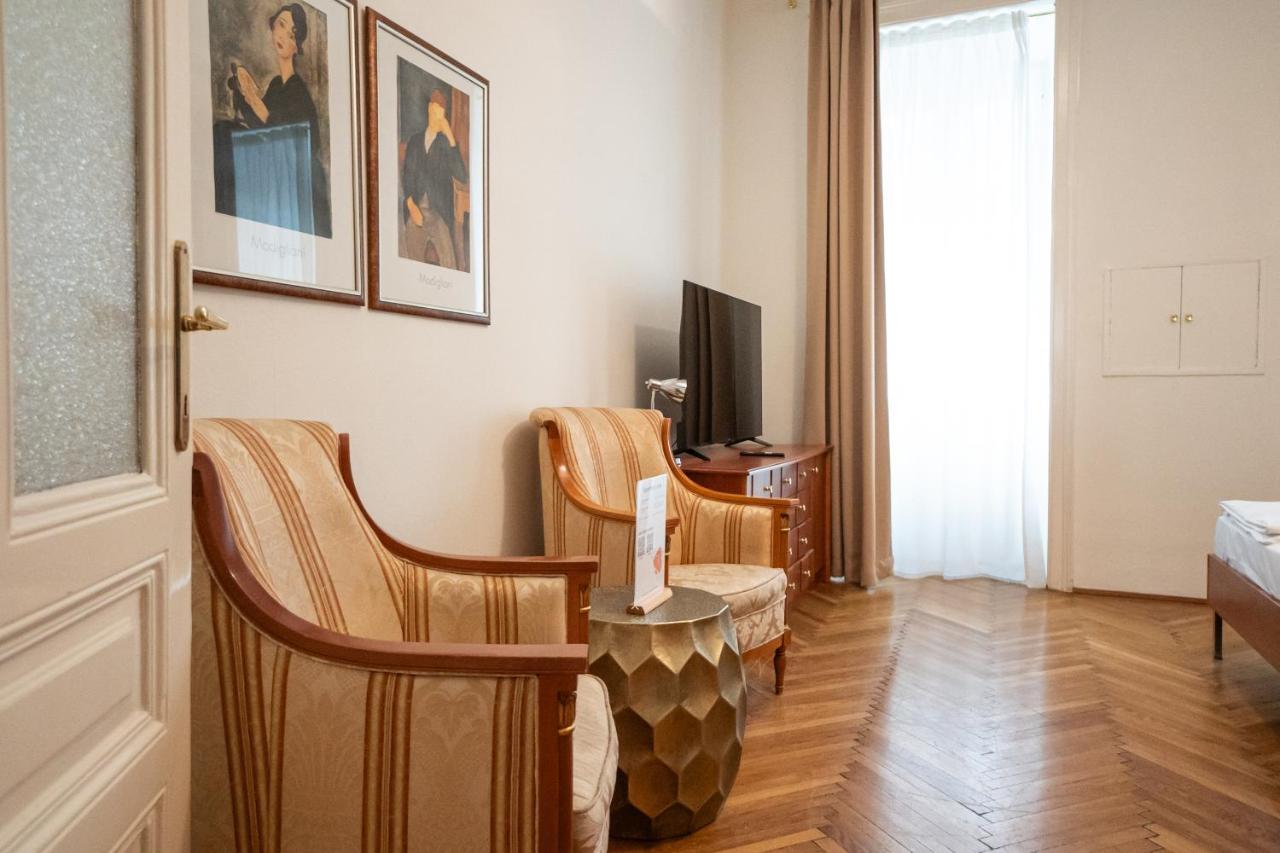 Spacious With A King-size Bed * Vienna