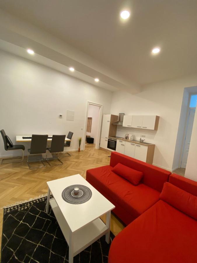 Sweet Landstrasse T1 Apartment *