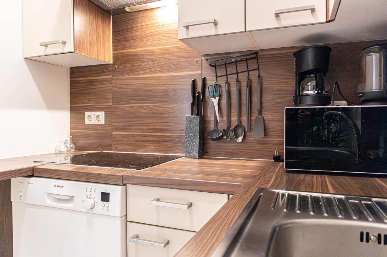 Attractive 1br And 1 Lr Comfortable Design, Great Location Apartment Wien
