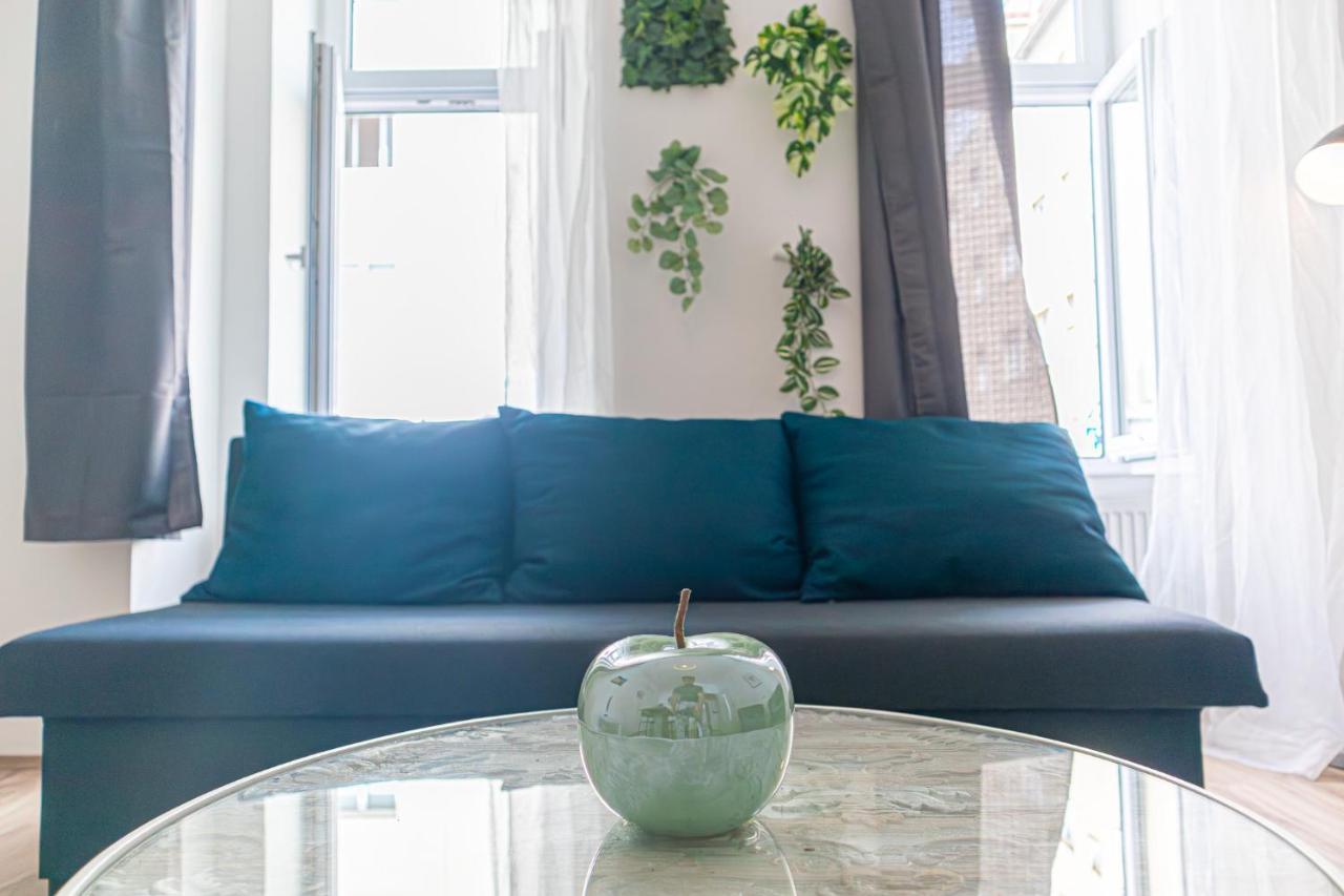 Attractive 1br And 1 Lr Comfortable Design, Great Location Apartment Wien