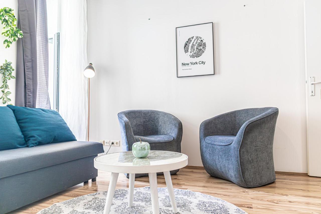 Attractive 1br And 1 Lr Comfortable Design, Great Location