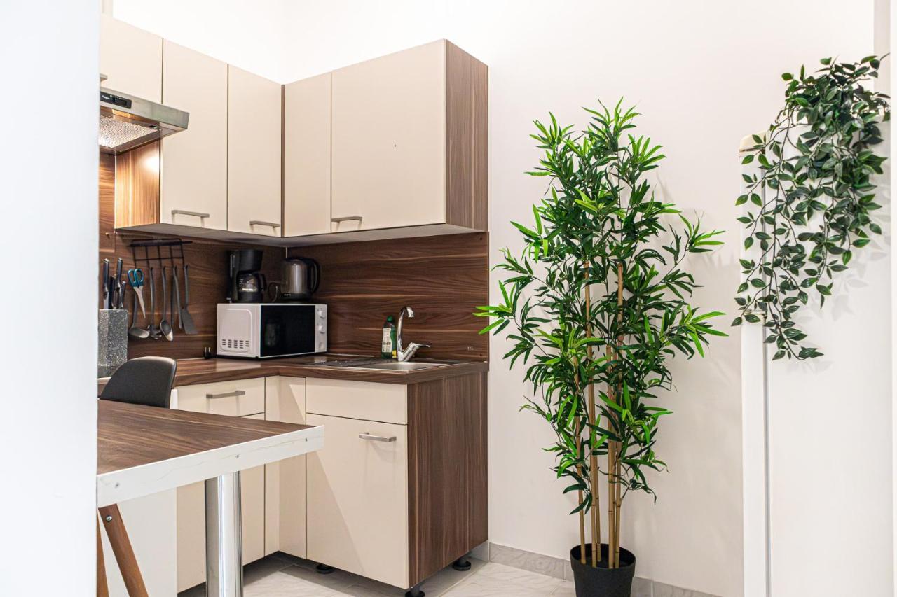 Attractive 1br And 1 Lr Comfortable Design, Great Location *