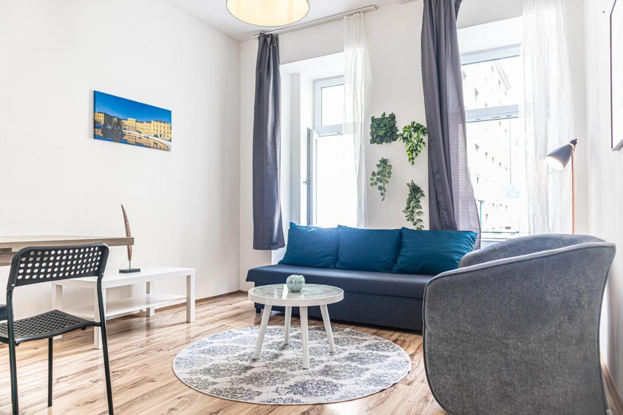 Attractive 1br And 1 Lr Comfortable Design, Great Location Apartment *