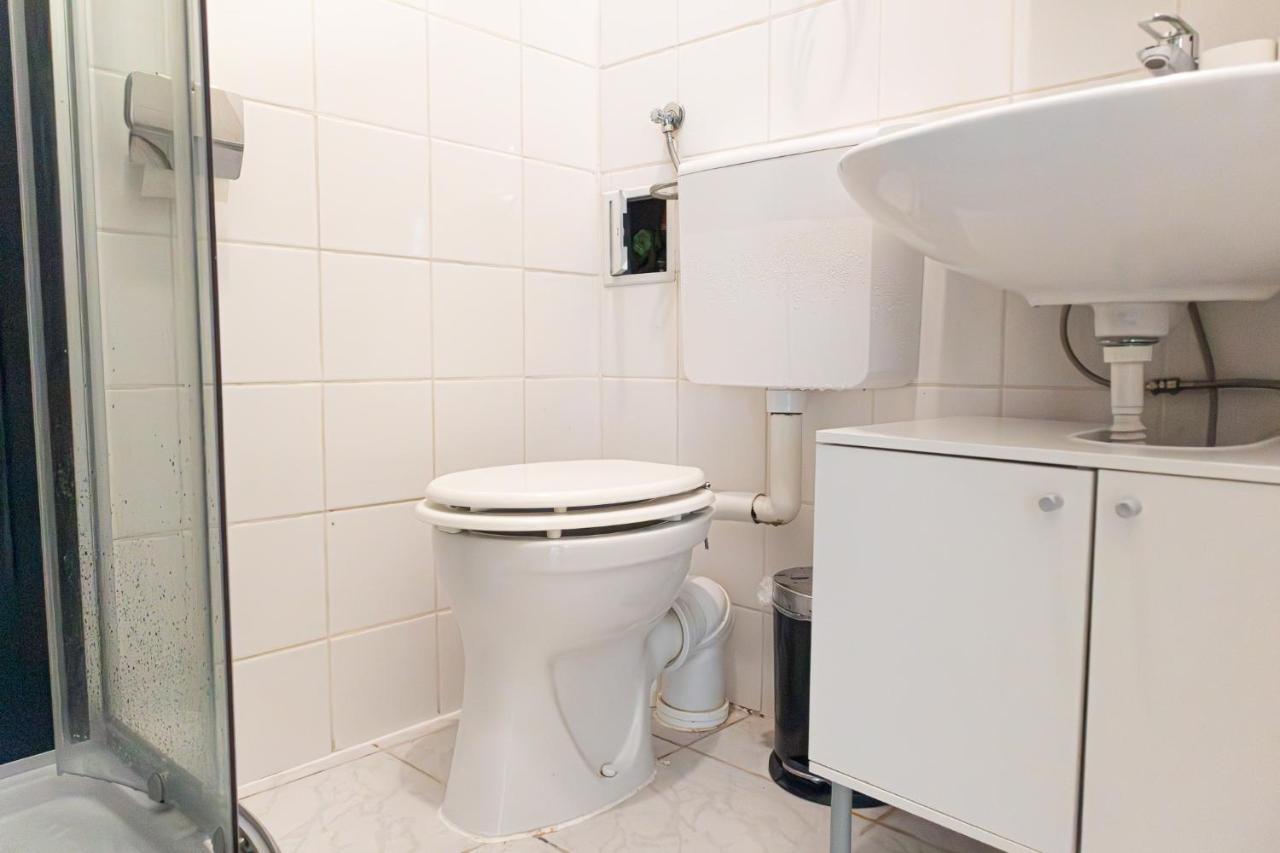 Attractive 1br And 1 Lr Comfortable Design, Great Location *