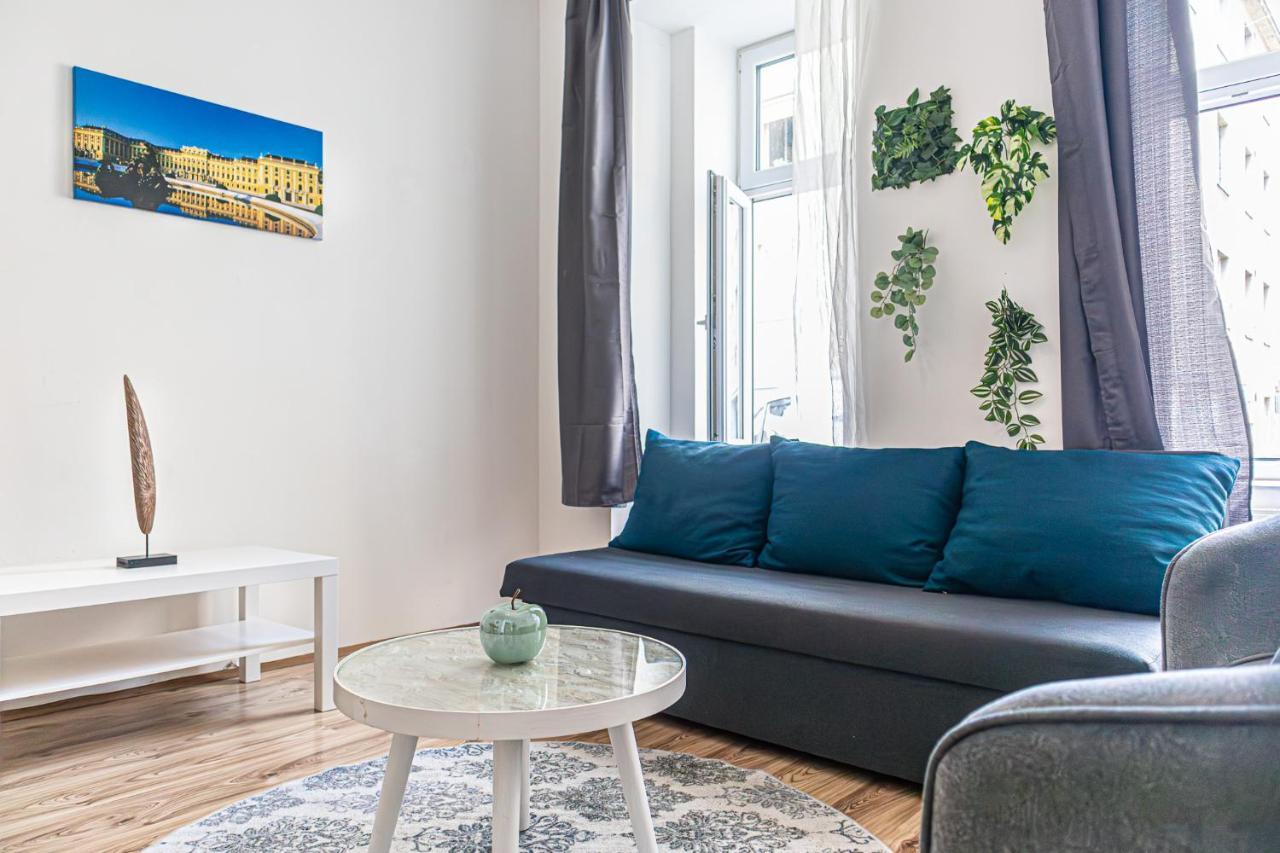 Attractive 1br And 1 Lr Comfortable Design, Great Location Apartment