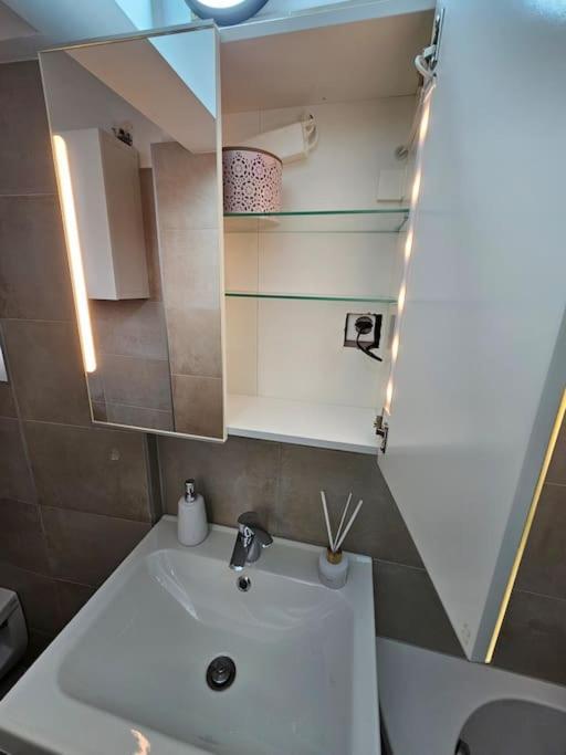 Affordable In Vienna's Hotpoint *