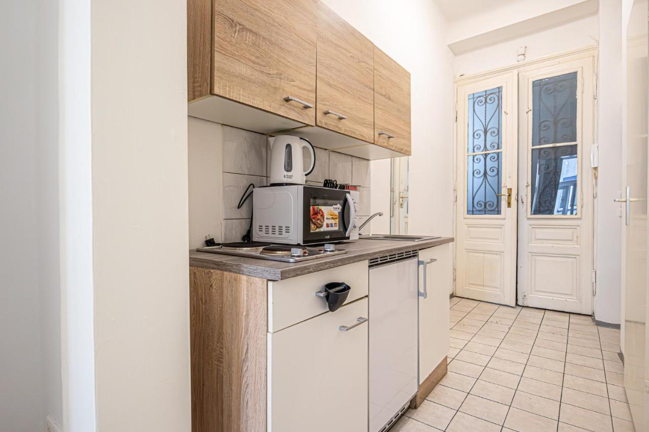 Apartment Modern Comforts: Chic Centrally Located Wien
