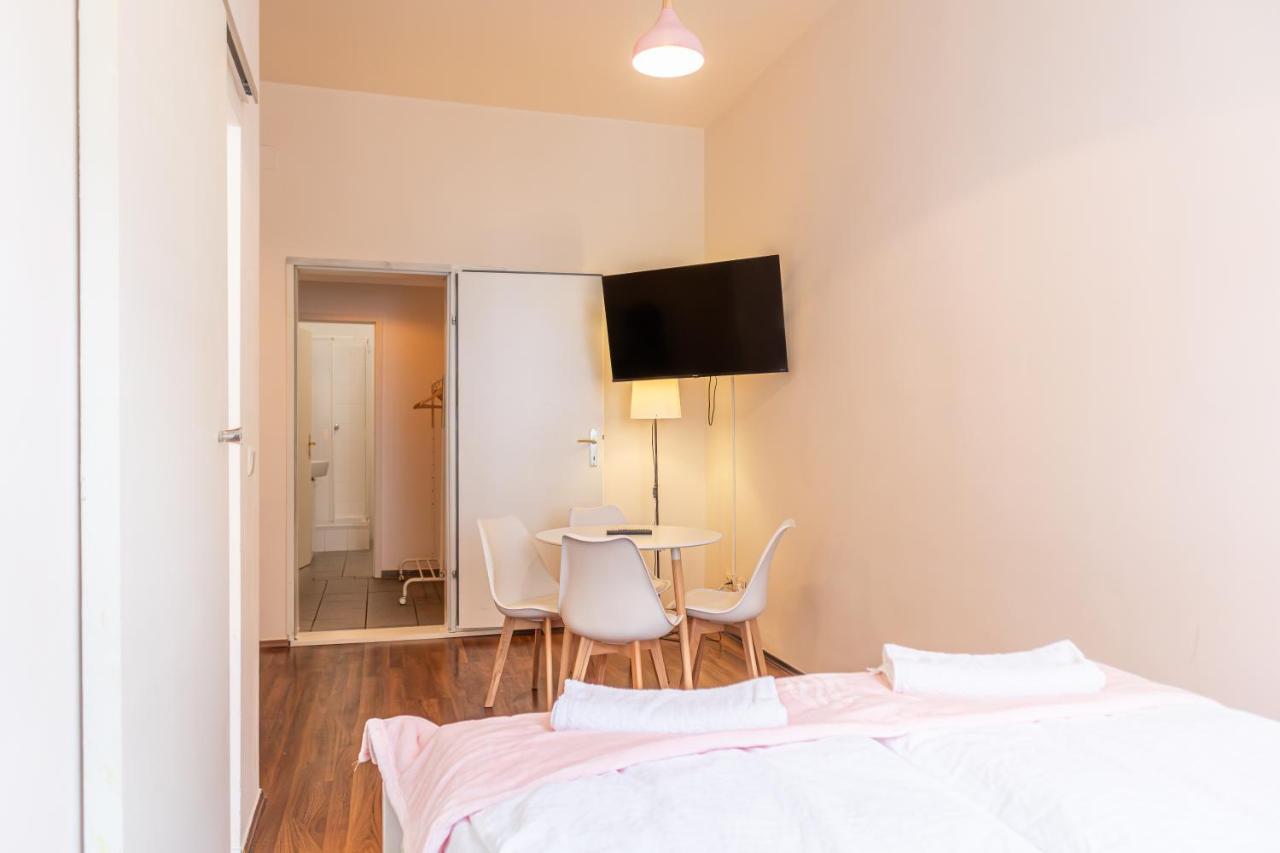 Comfortable Urban Apartment: 2br Prime Location Apartment Wien