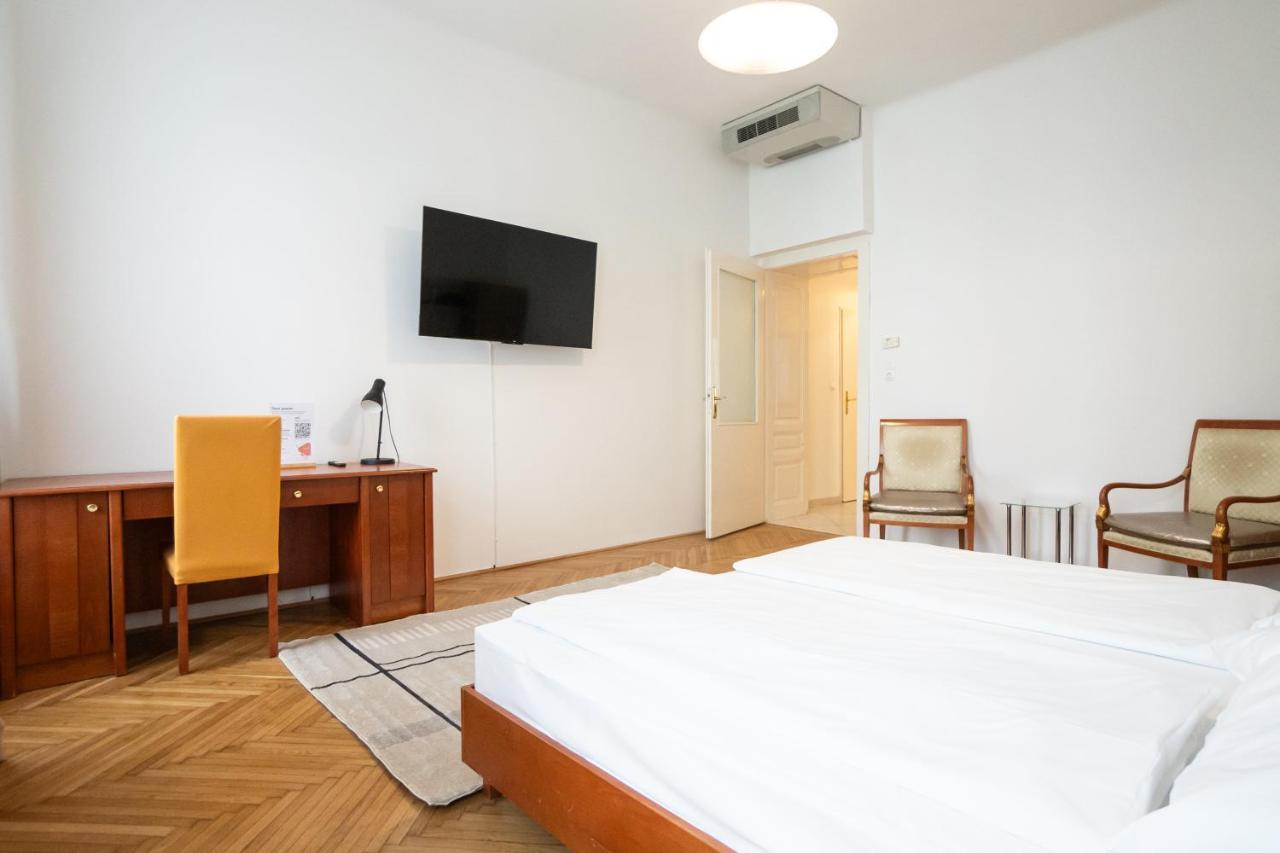 Central Spacious With A King-size Bed Appartamento *