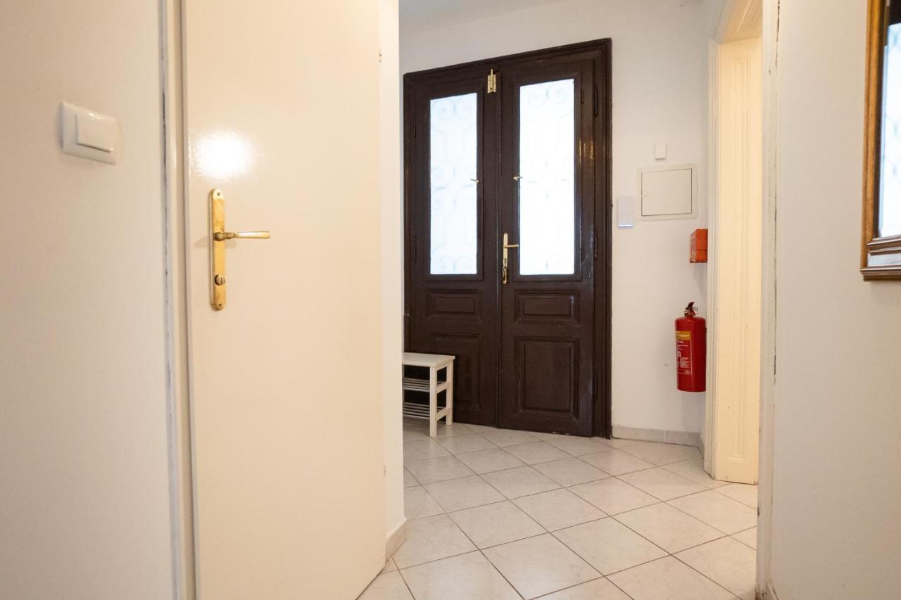 Central Spacious With A King-size Bed *