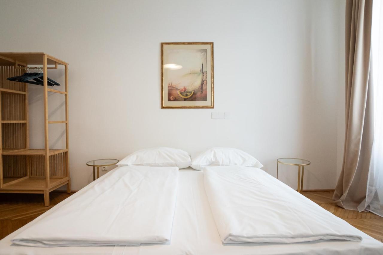 Appartamento Central Spacious With A King-size Bed *