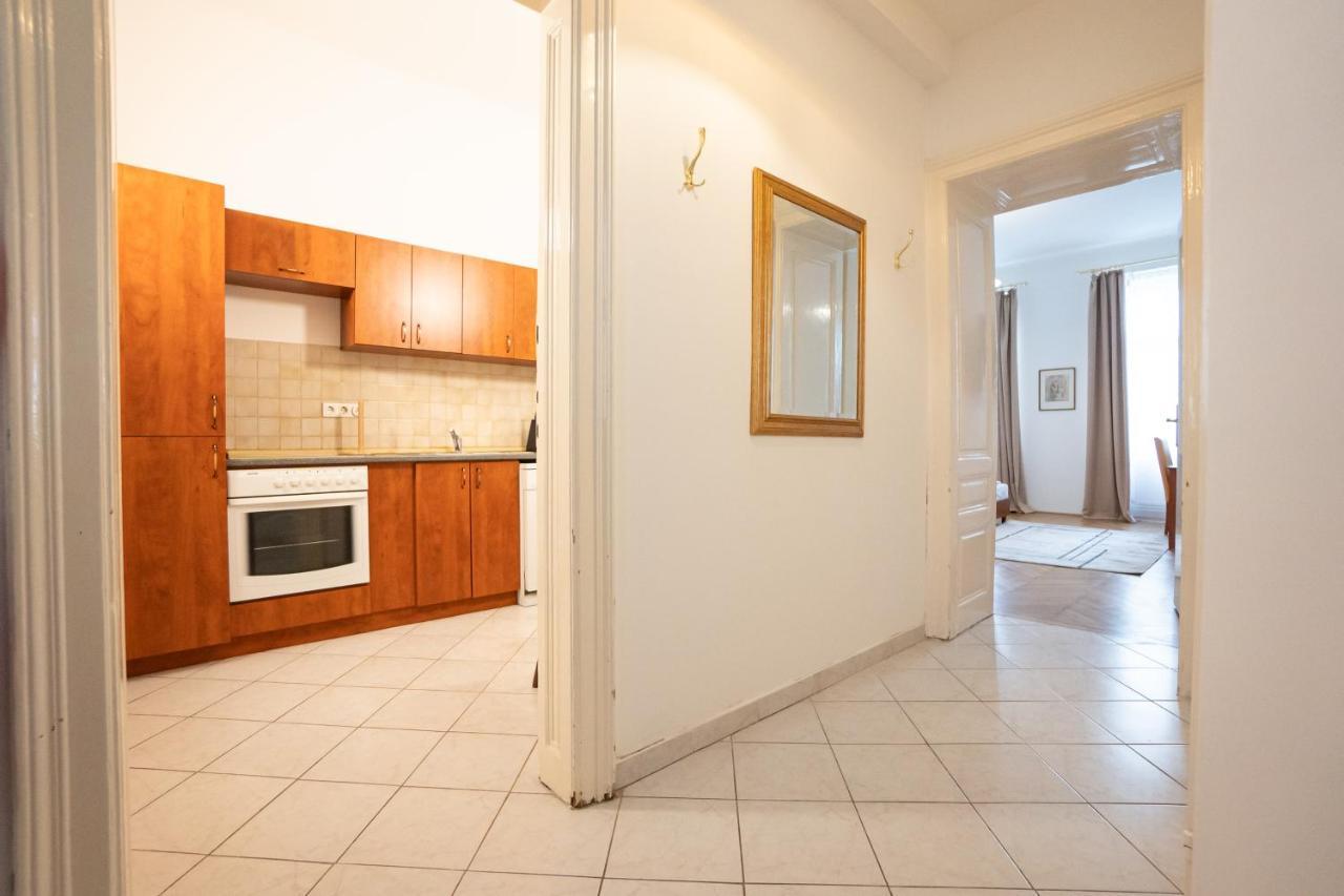 Central Spacious With A King-size Bed Appartamento *