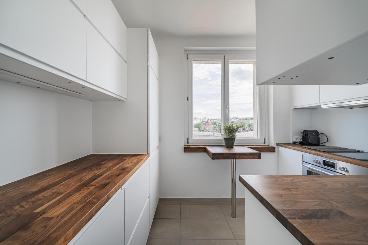 Central 70m Flat Close To Subway *