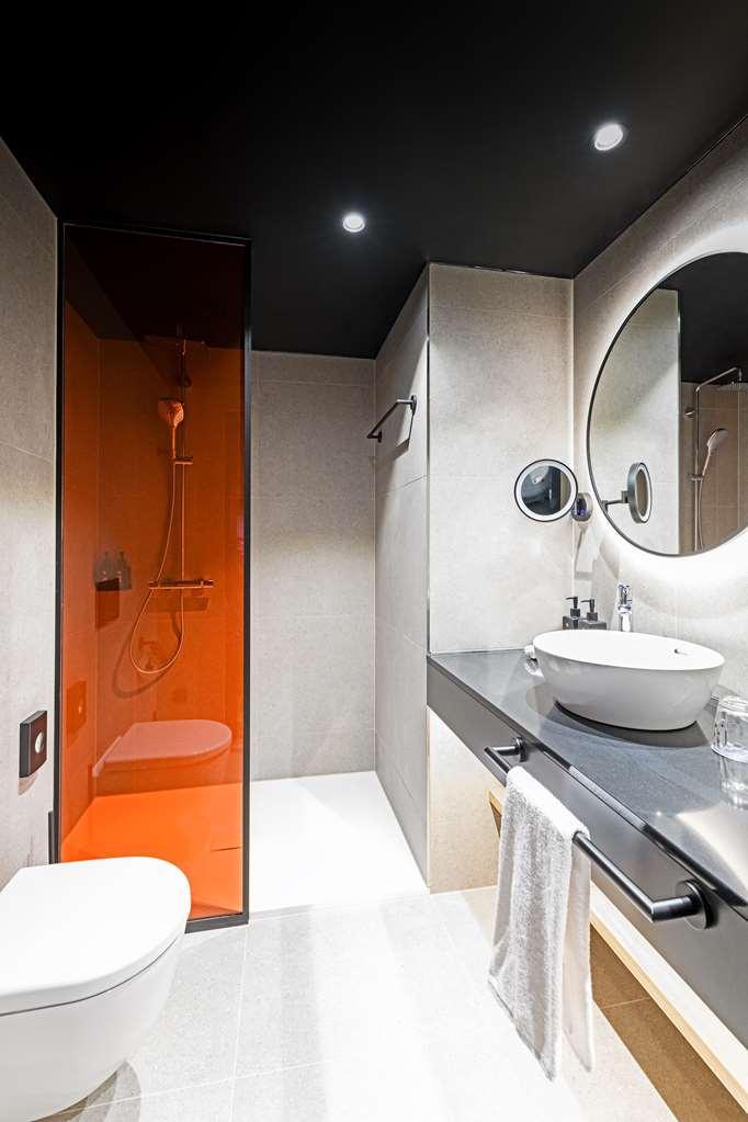 Radisson Red Hotel, Hotel 4*