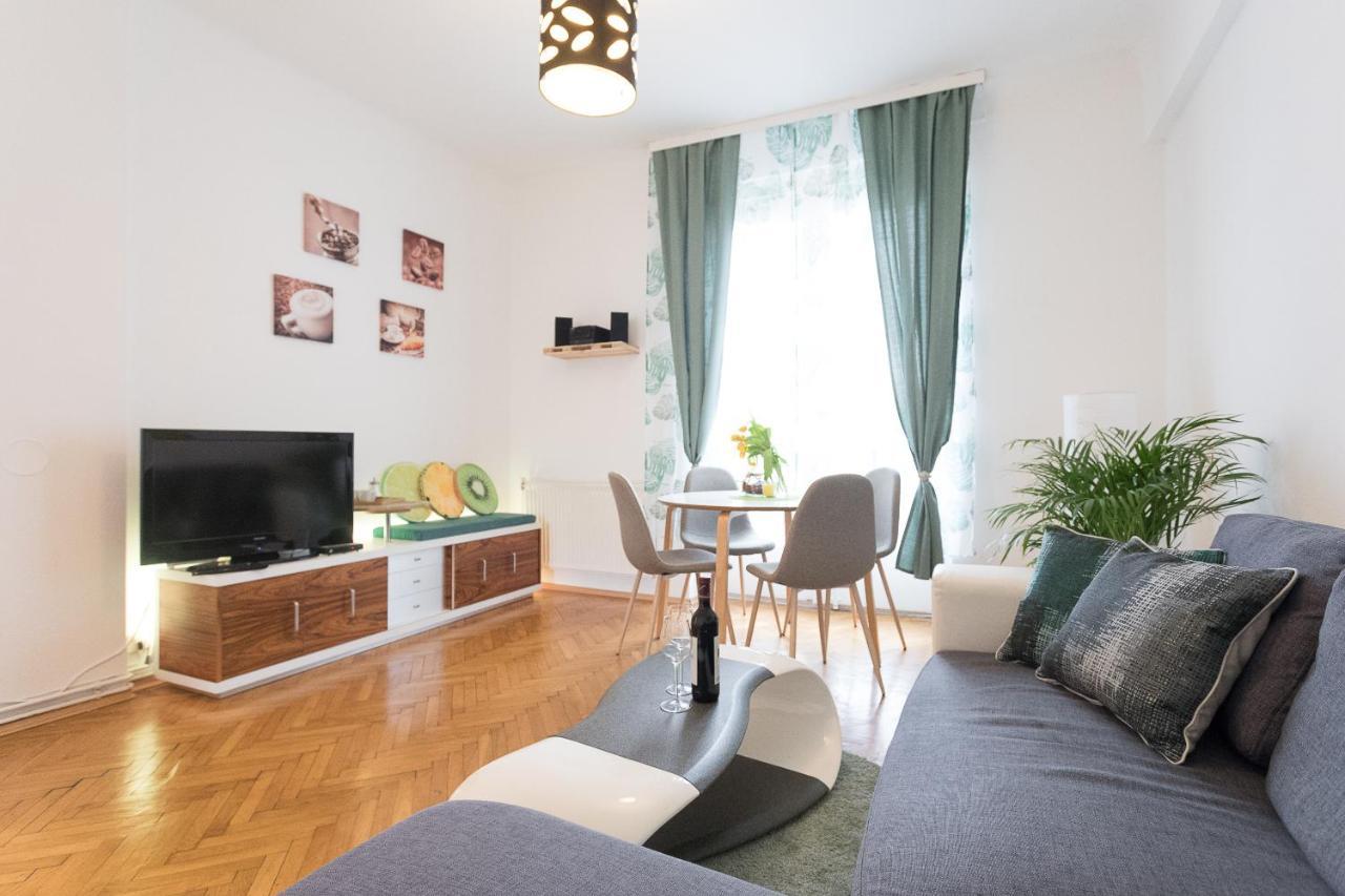 French Balcony - 45m² - Szeneviertel * Vienna