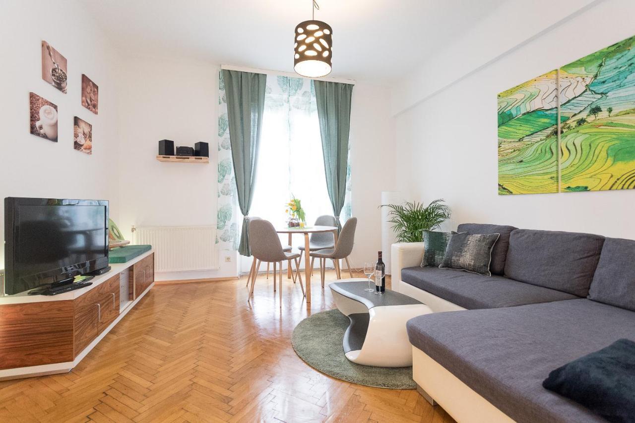 Apartment French Balcony - 45m² - Szeneviertel