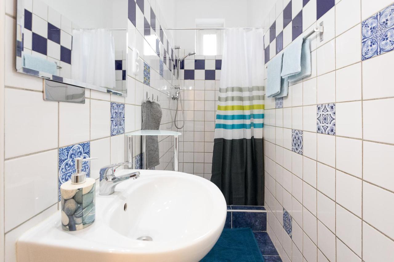 French Balcony - 45m² - Szeneviertel Apartment