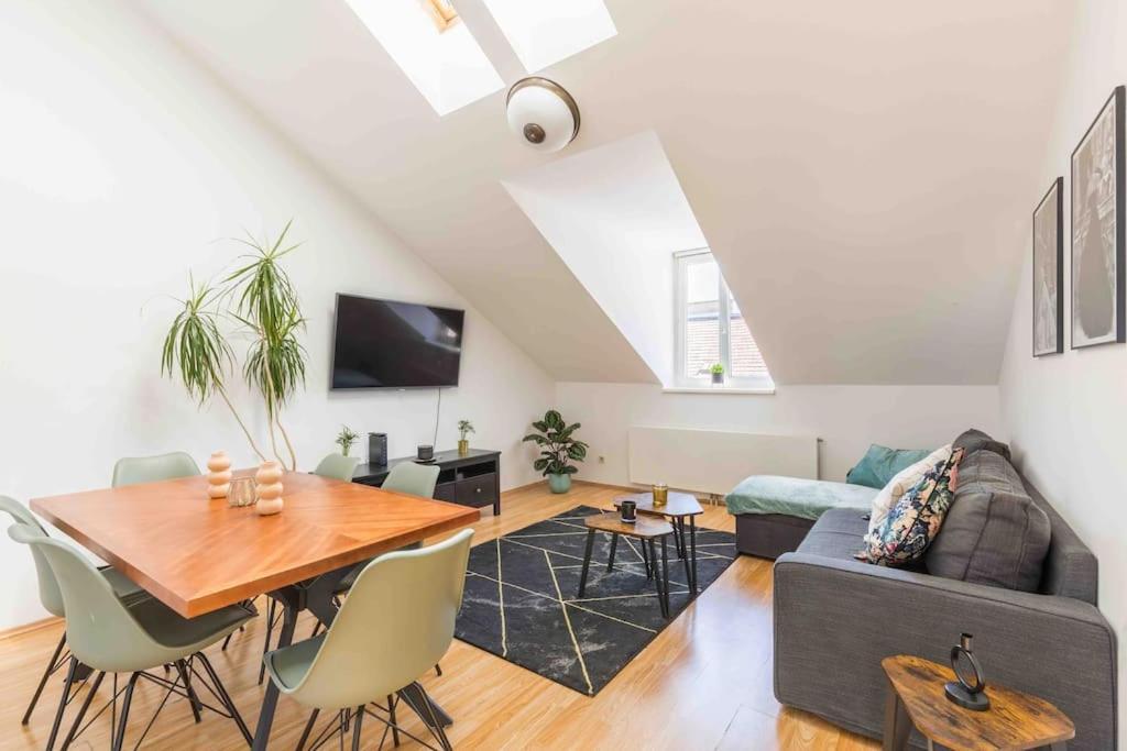 Modern Colonial Style, Central, Rooftop, Bbq * Viena