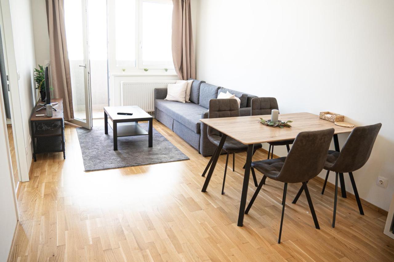 Bright & Modern - Balcony - Wien