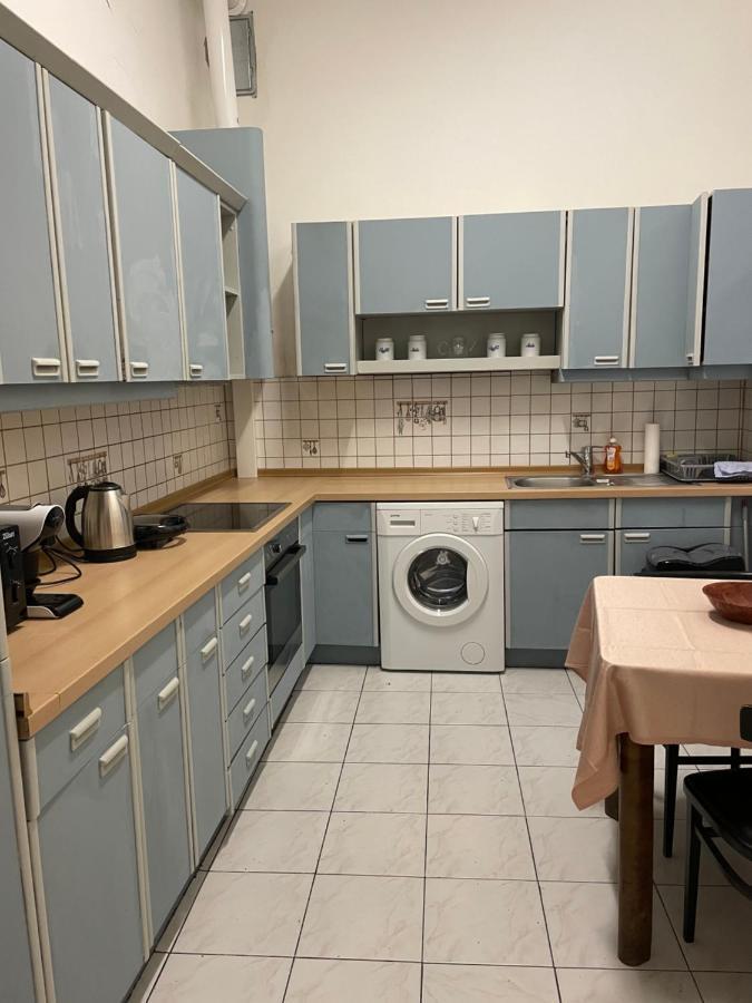 1080 Apartment