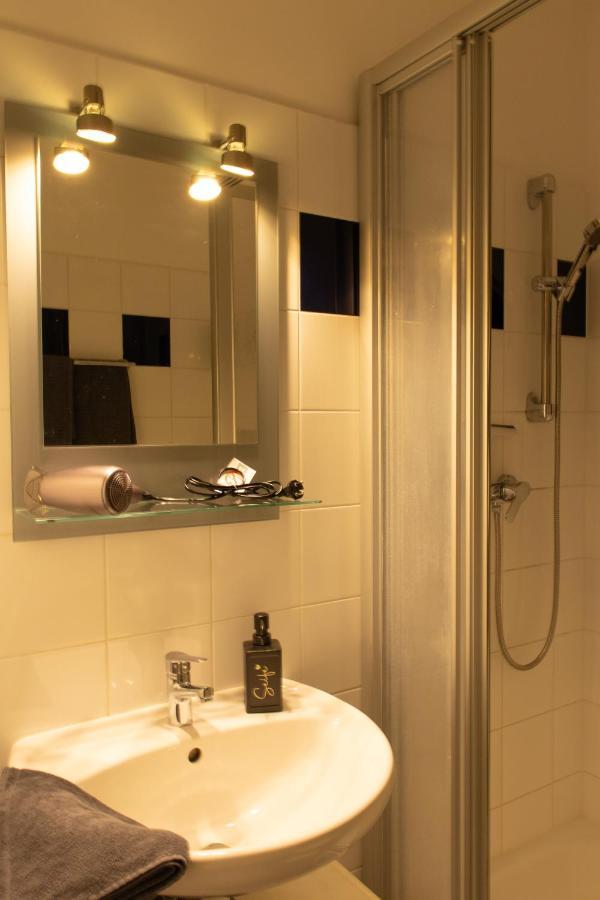 Modern - Calm - Cozy - Self Checkin - Stylish New Near Center - Close To U4 Apartment *