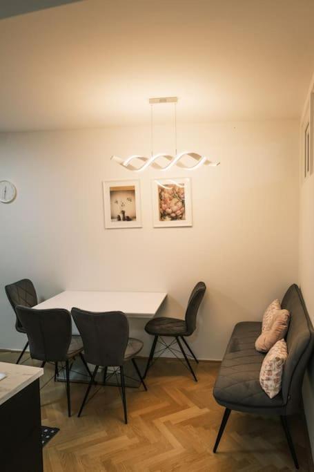 Pink Prater Apartment Vienna