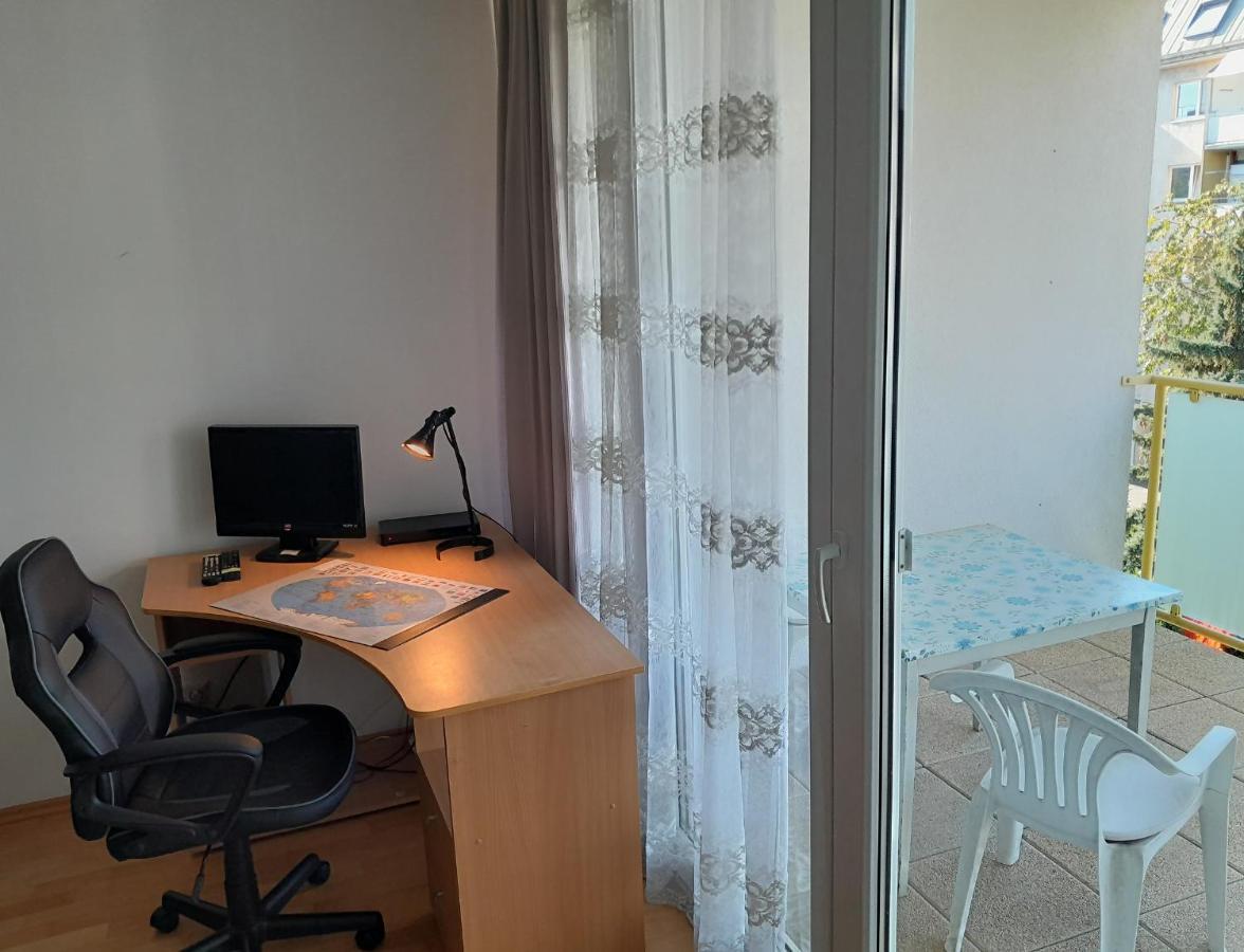 Apartment Serviced With Sunny Balcony