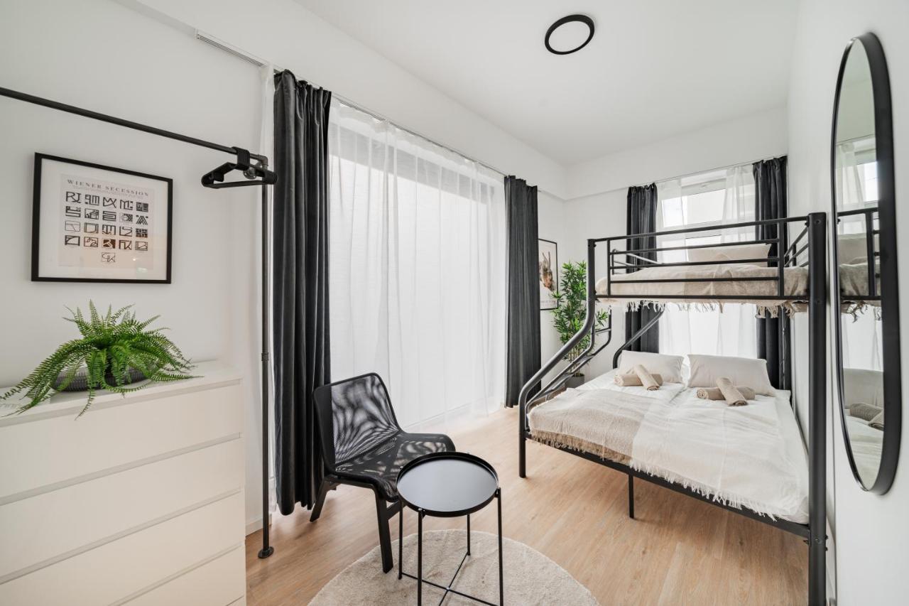 Chic By Home2 Hostel