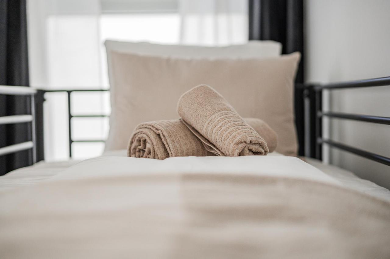 Chic By Home2 Hostel *