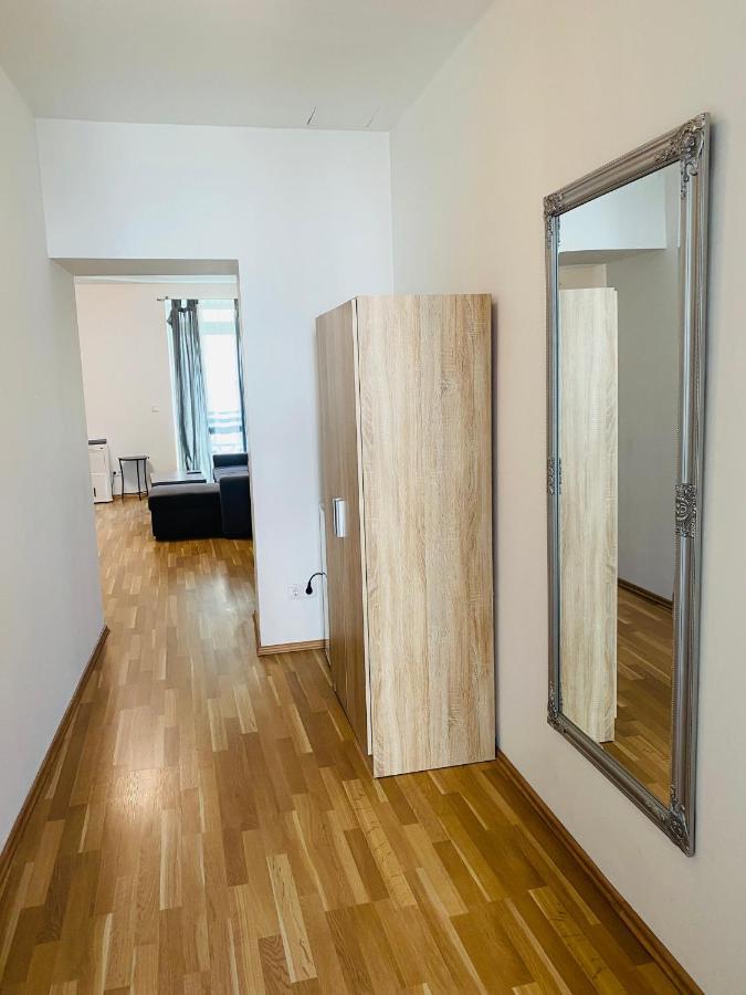 Siebenbrunneng. Apartment Vienna