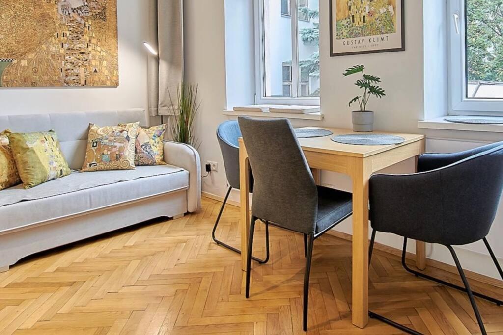 Posh - Stylish & Urban Apartment *