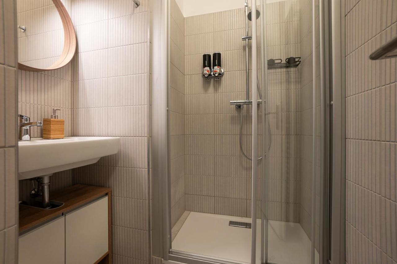 Apartment 2-rooms 10 Min Away From Center Wien