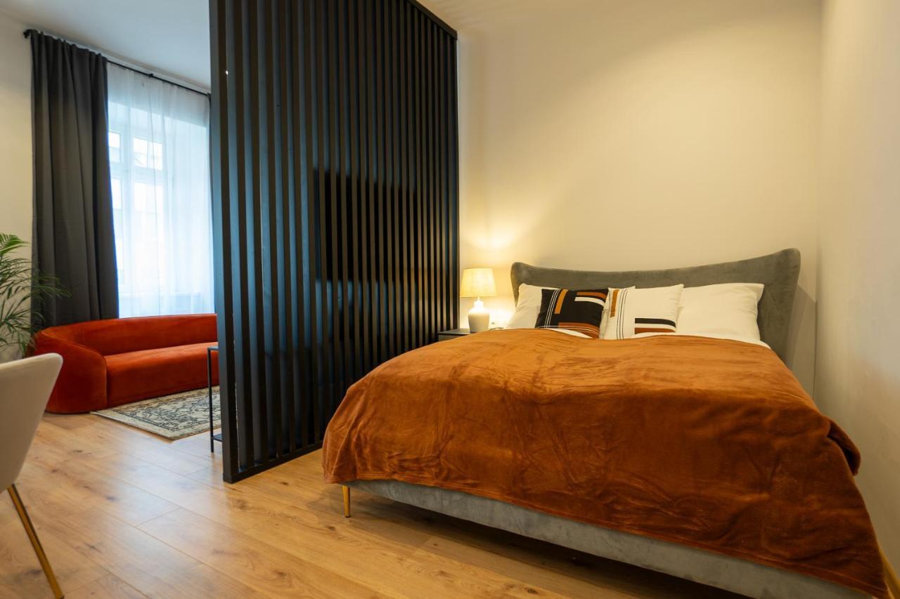Apartment 2-rooms 10 Min Away From Center