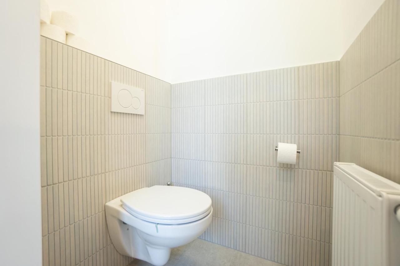Apartment 2-rooms 10 Min Away From Center *
