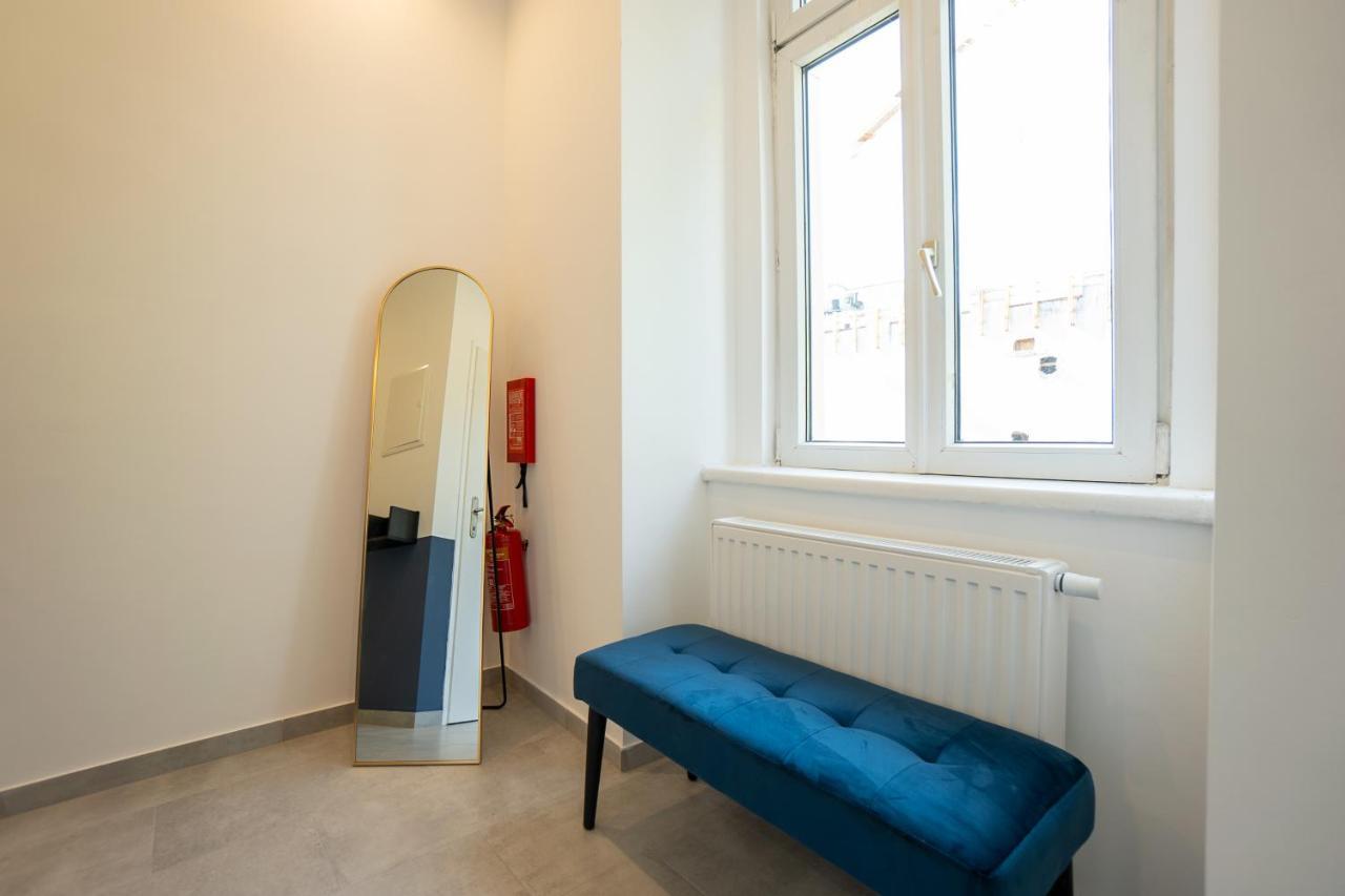 2-rooms 10 Min Away From Center
