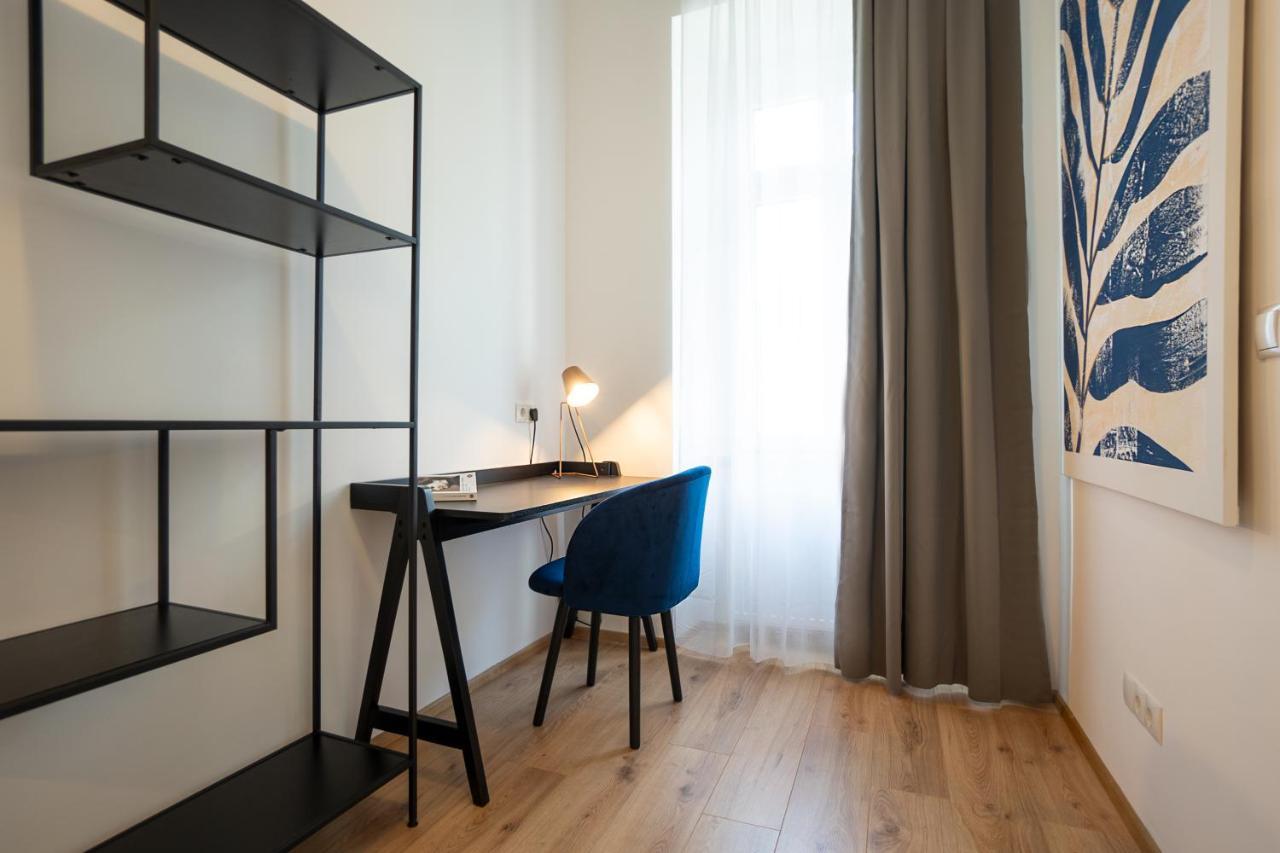 Apartment 2-rooms 10 Min Away From Center Wien