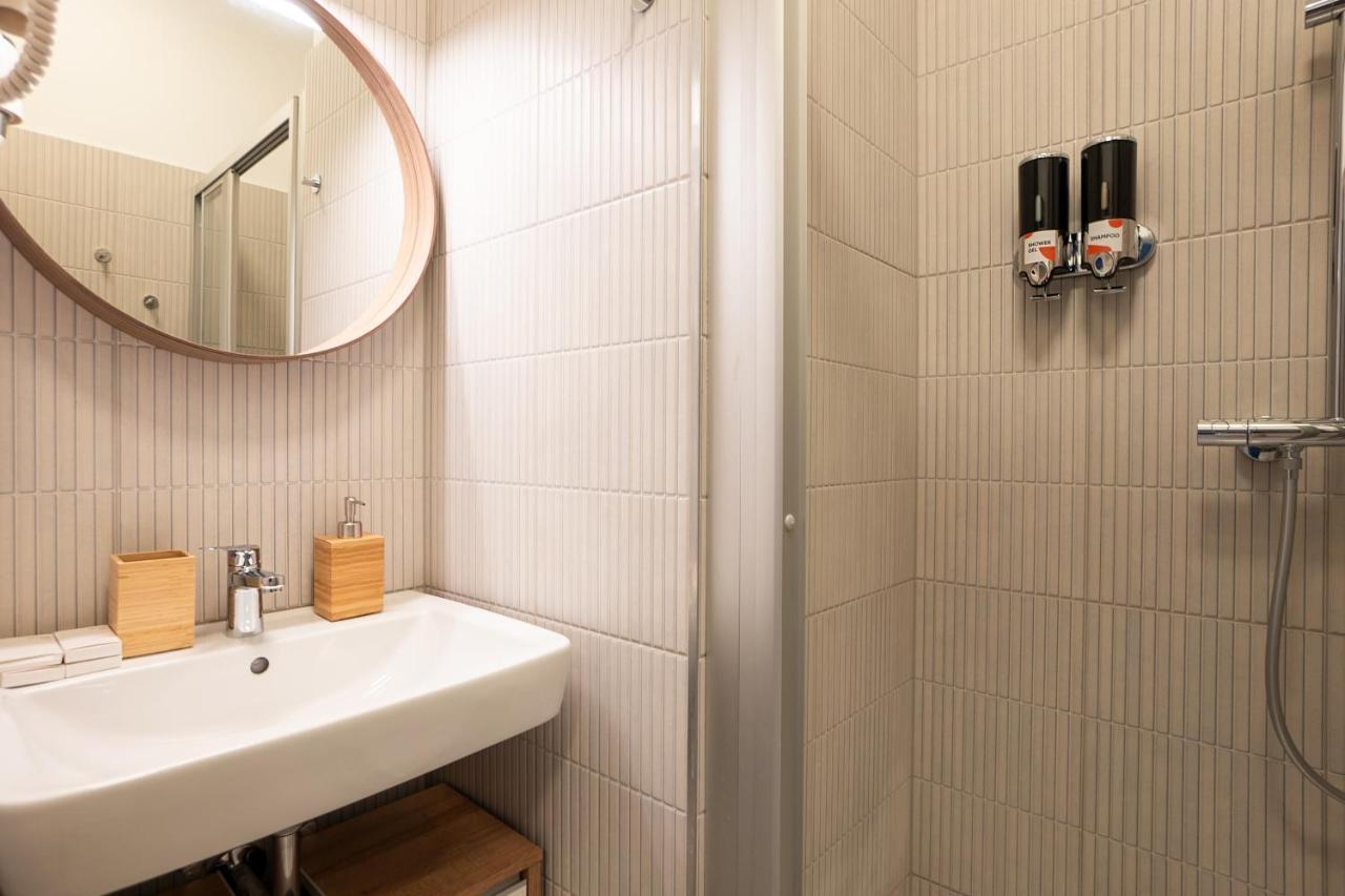 Apartment 2-rooms 10 Min Away From Center Wien