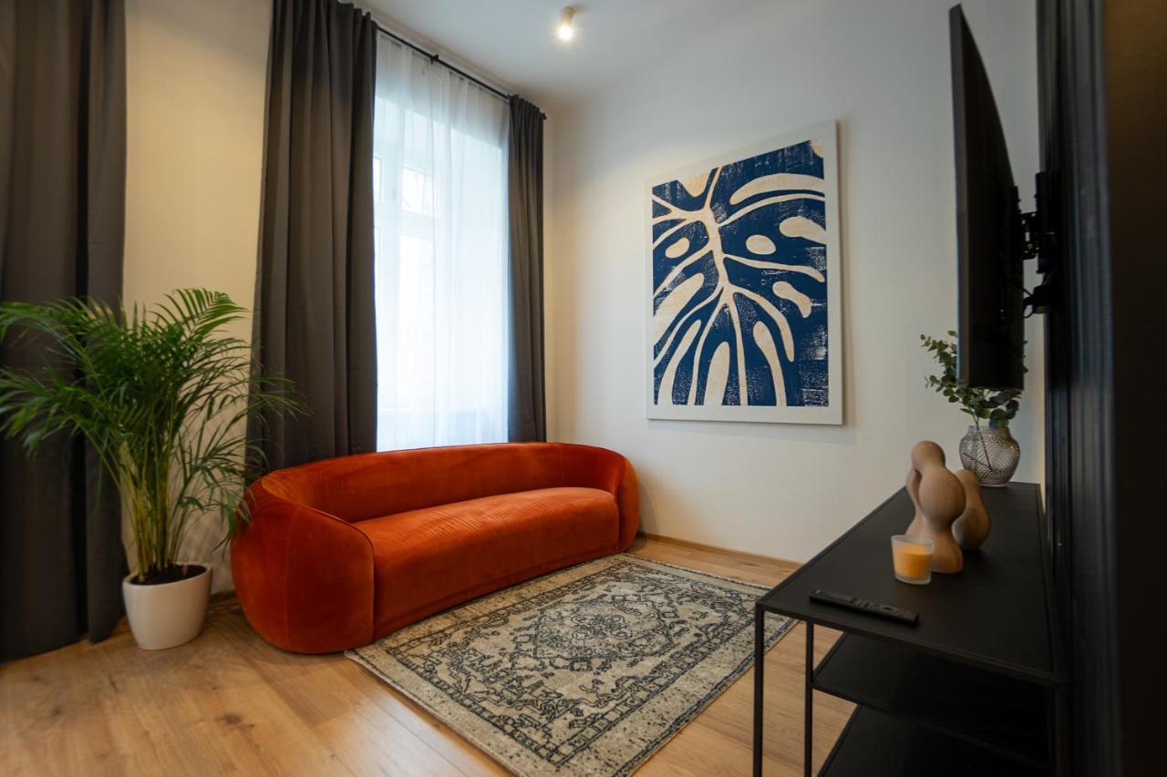 2-rooms 10 Min Away From Center